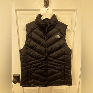 Women’s North Face 550 Down Vest size Large